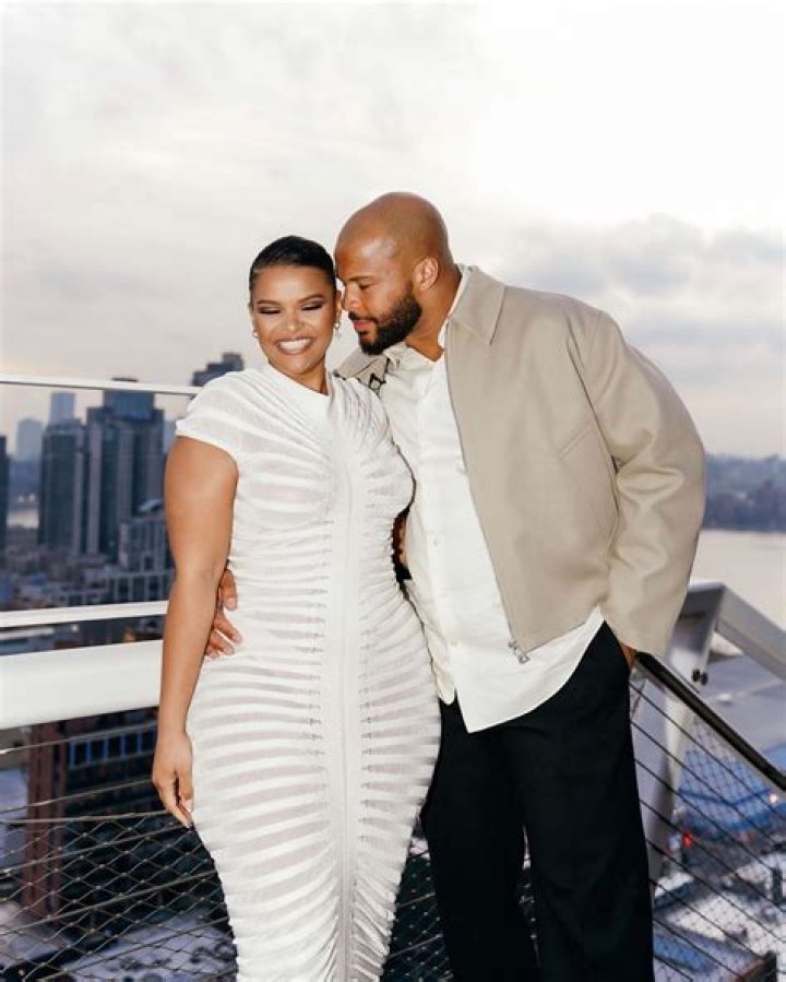 
Leslia Sidora Height, Weight, Net Worth, Age, Birthday, Wikipedia, Who, Nationality, Biography 