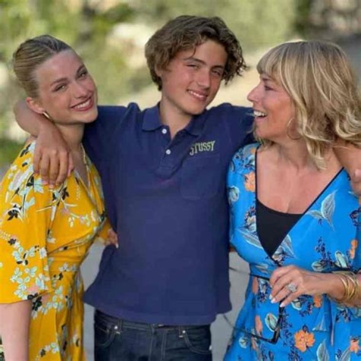 
Let’s Talk about Daniel Lapaine Married Life, Including his wife Fay Ripley and their Children 