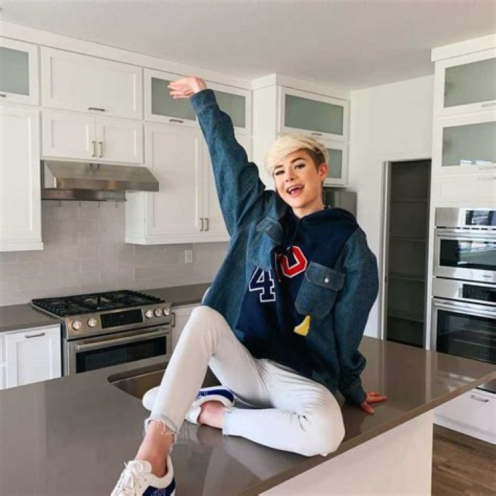 Life with MaK - Age, Family, Bio