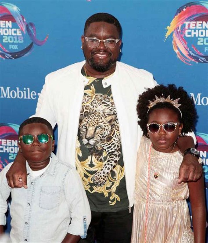 Lil Rel Howery Has Two Younger Siblings Marcus Howery And Matt Howery