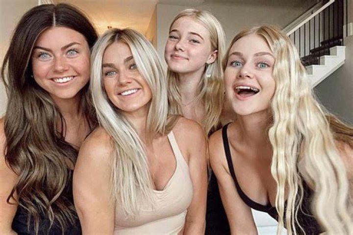 Lindsay Arnold - Age, Family, Bio