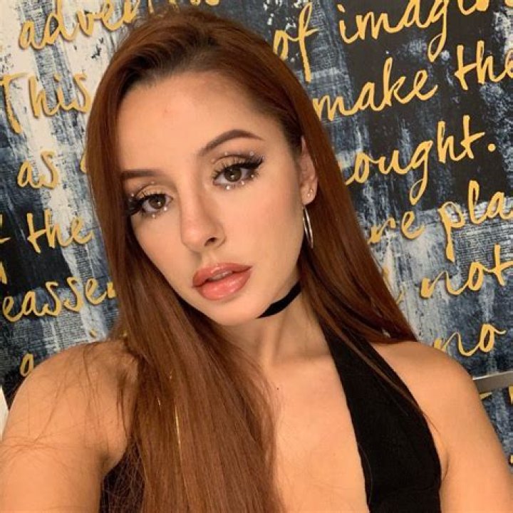 
Lisa de Vanna Height, Weight, Net Worth, Age, Birthday, Wikipedia, Who, Nationality, Biography 