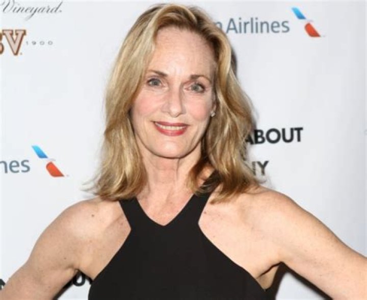 Lisa Emery Bio (Wiki) 