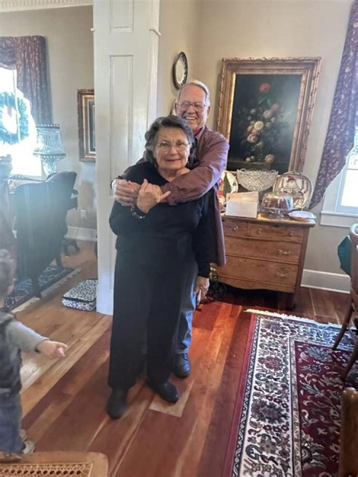 Lisa Mason - Age, Family, Bio