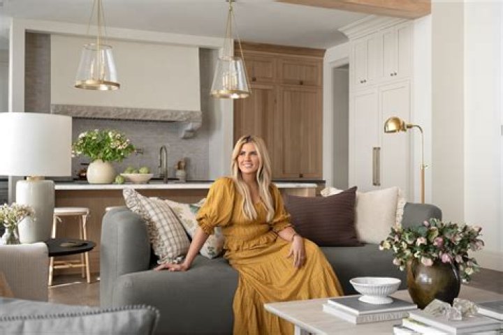 Lisa McGee - Age, Family, Bio