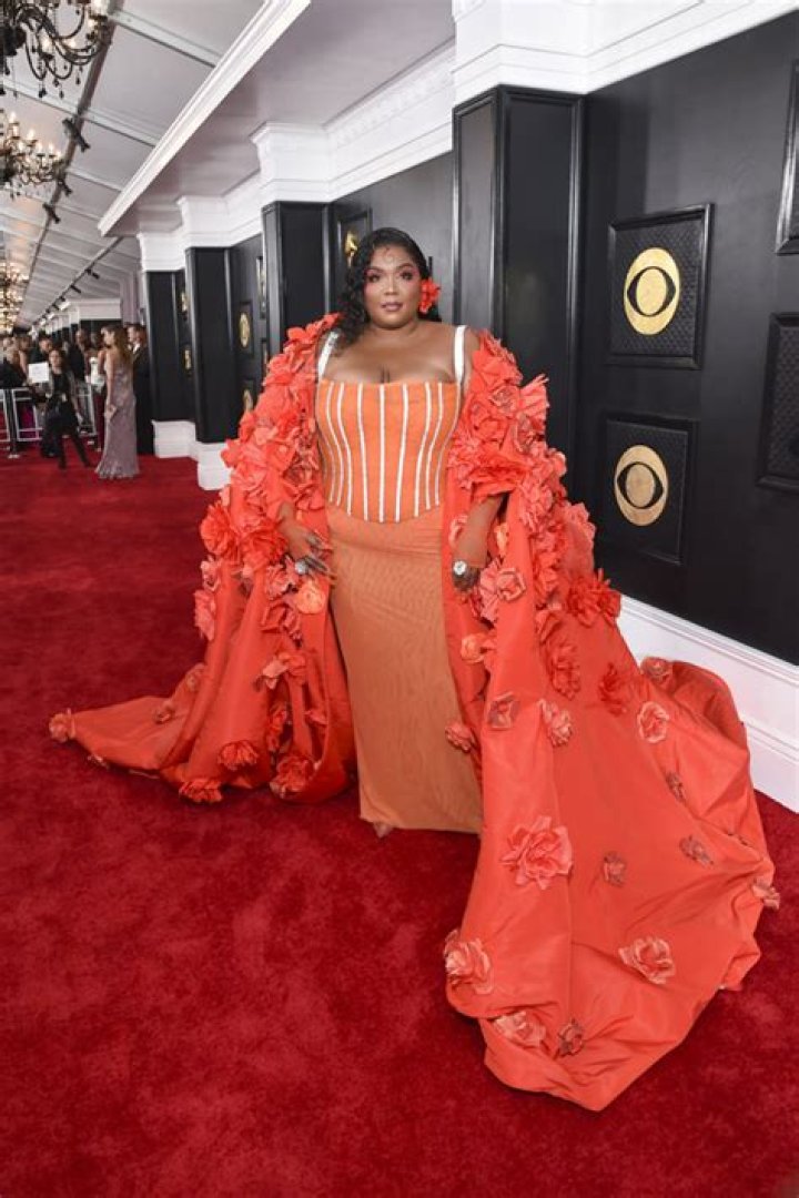 “Lizzo was giving ‘Midsommer’ vibes in Dolce & Gabbana at the Grammys” links