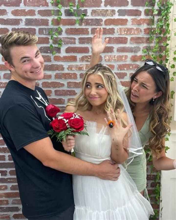 Logan Wodzynski - Age, Family, Bio