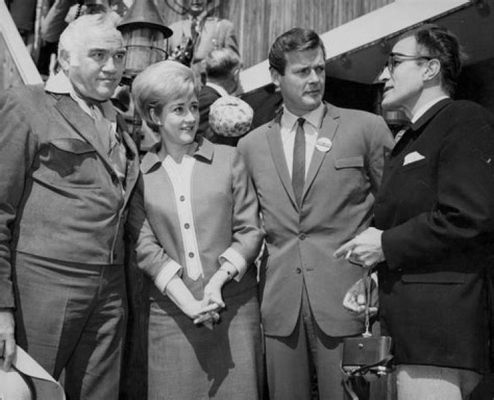 Lorne Greene Net Worth - Wiki, Age, Weight and Height, Relationships, Family, and More