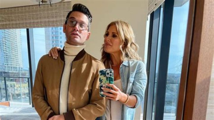 
Los Angeles – Tracy gets Josh Flagg’s help in selling her friend Cailin’s Brentwood home 