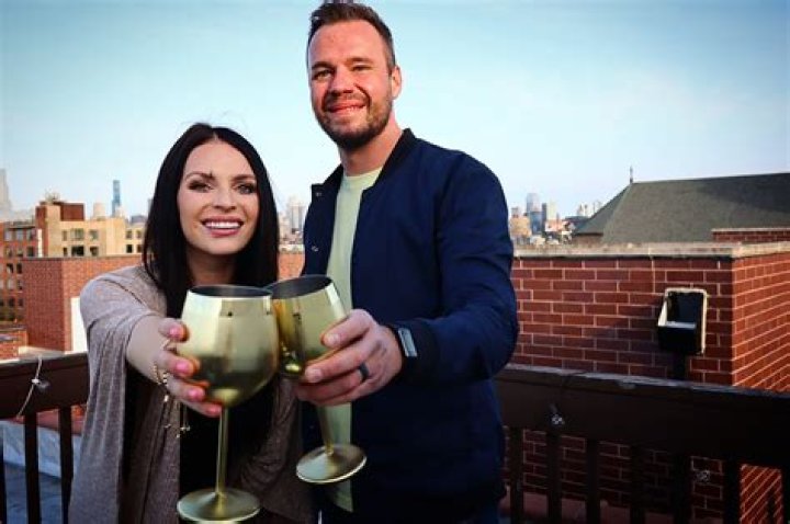 
Love Is Blind’ Star Danielle Ruhl Files For Divorce From Nick Thompson 