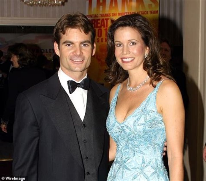 Love, Marriage and Divorce of a celeb Brooke Sealey