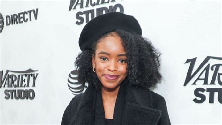 
Lovie Simone’s Family, Twin Sister, Net Worth – Biography 