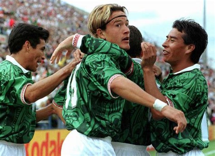 Luis Roberto Alves Net Worth - Wiki, Age, Weight and Height, Relationships, Family, and More