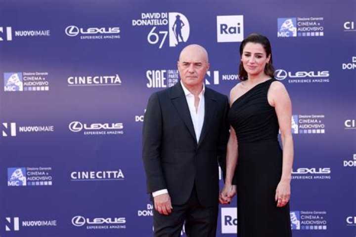 
Luisa Sonza Height, Weight, Net Worth, Age, Birthday, Wikipedia, Who, Nationality, Biography 