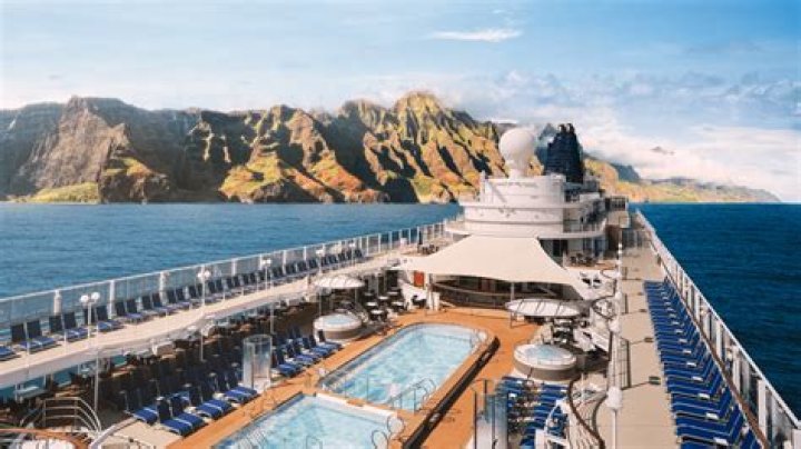 Luxury Cruises From Hawaii to Tahiti