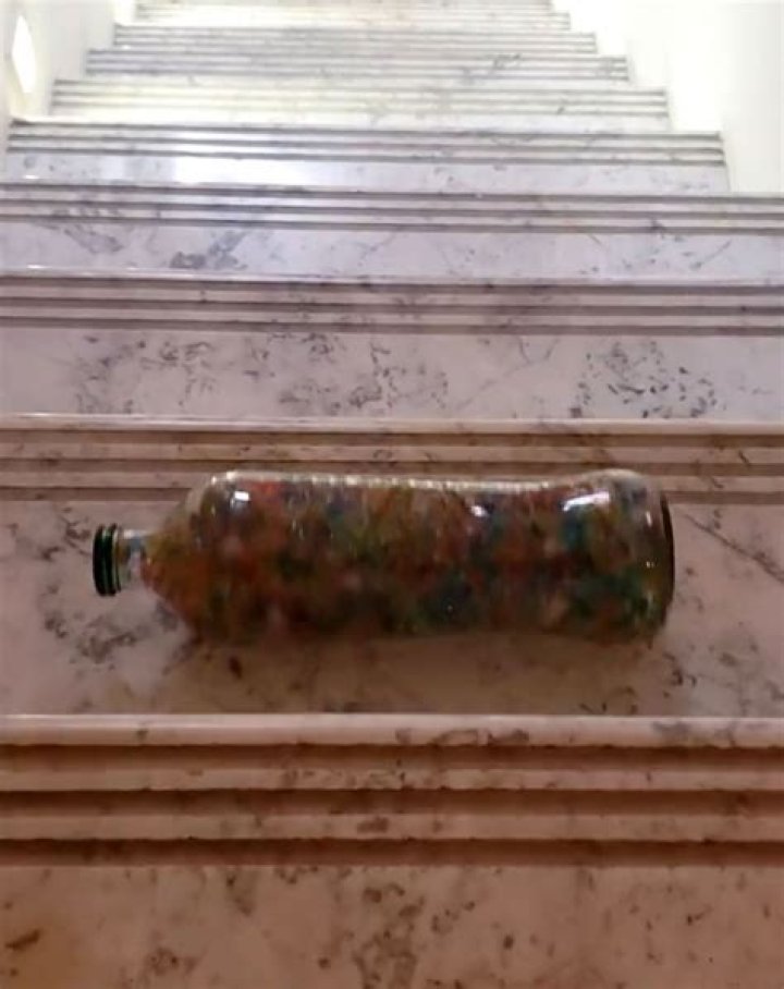 
Lydia Tar Death News: Viral Staircase Tweet Explained 