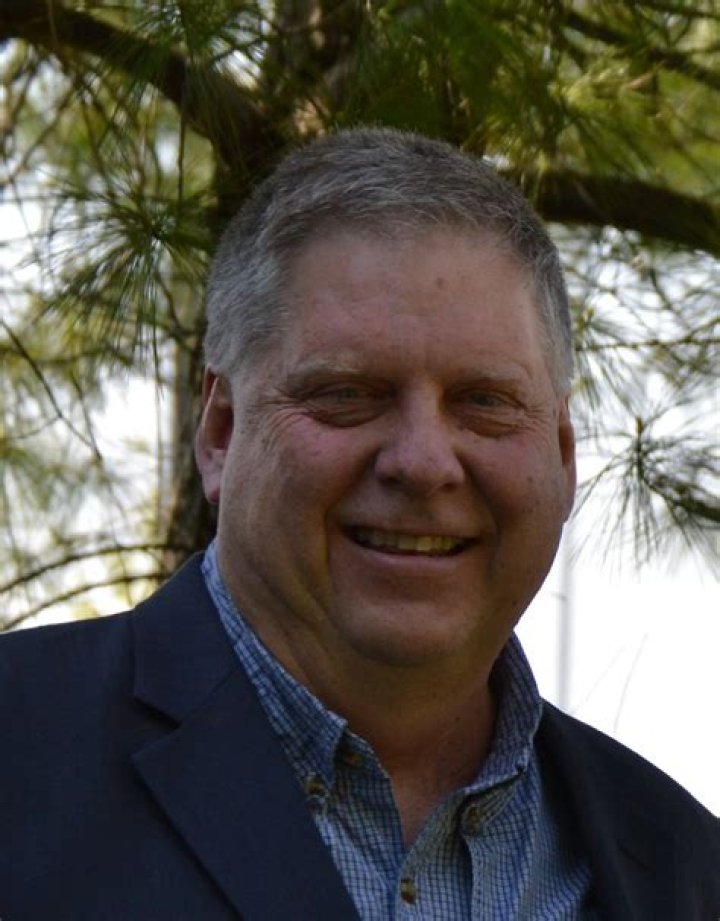 Lynn Smith Bio (Wiki) 