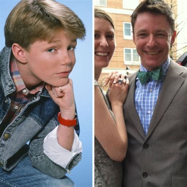 Mackenzie Astin - Age, Family, Bio