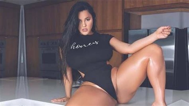 Maika Monroe Bio (Wiki) 