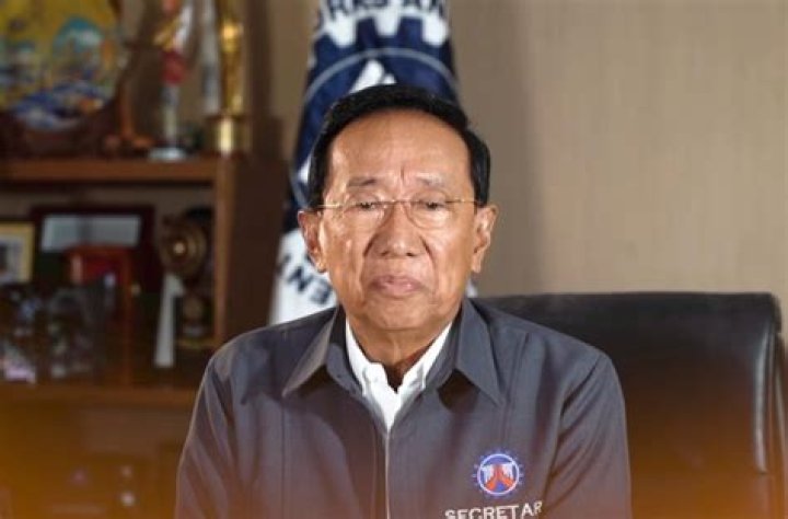 
Manuel Bonoan Height, Weight, Net Worth, Age, Birthday, Wikipedia, Who, Nationality, Biography 