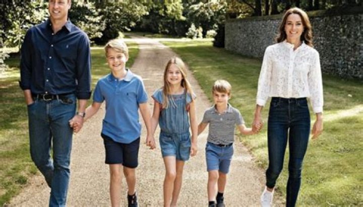	Mario Testino: The Cambridges are ‘solid’ & have ‘strong family values’	