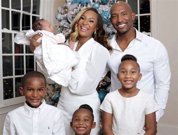 Martell Holt Side Chick Arionne Curry – Is She Pregnant? Wife And Children