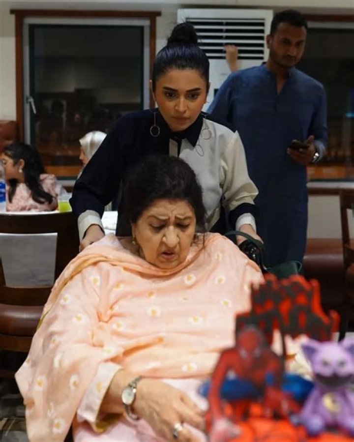 Maya Khan - Trivia, Family, Bio