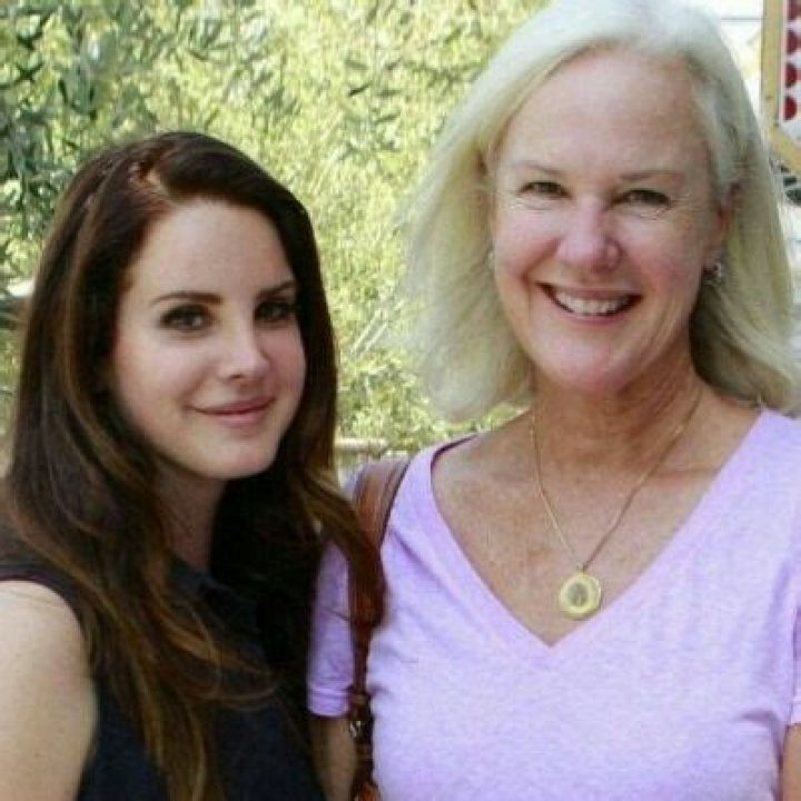 Meet Charlie Hill Grant: Rock Singer Lana Del Rey Brother