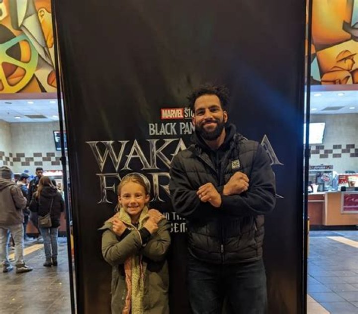 
Meet Devin Clark Wife Kids And Family Details 