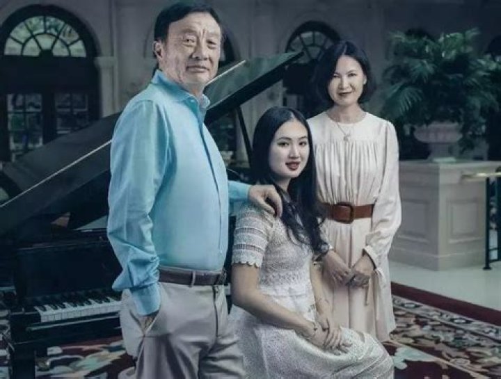 
Meet Huawei CEO Ren Zhengfei’s Beautiful Daughter Annabel Yao 