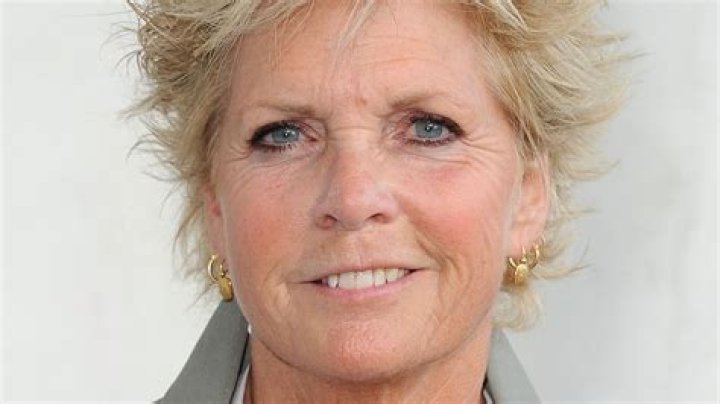 Meredith Baxter Height, Weight, Net Worth, Age, Birthday, Wikipedia, Who, Instagram, Biography