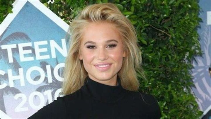 Meredith Mickelson - Age, Family, Bio