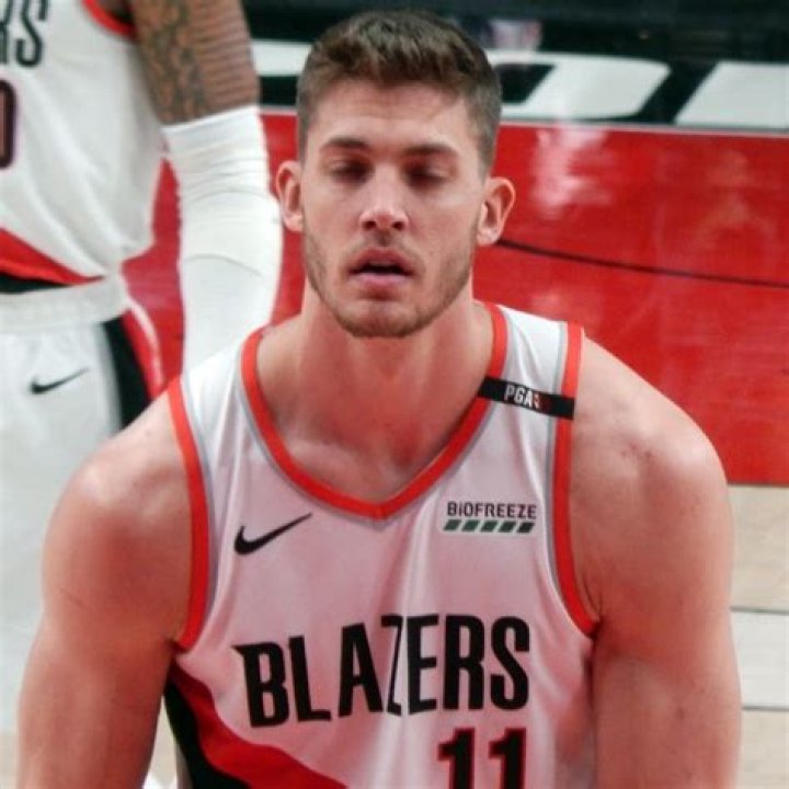 
Meyers Leonard Height, Weight, Net Worth, Age, Birthday, Wikipedia, Who, Nationality, Biography 