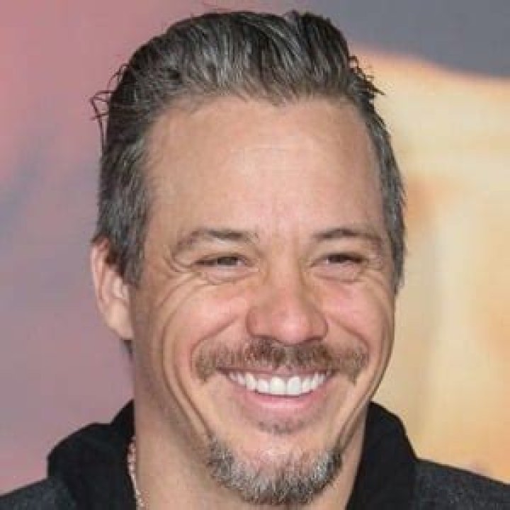 Michael Raymond-James - Age, Family, Bio