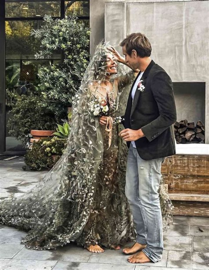 Michael Symon’s Wife Liz Shanahan And Their Married Life!! Here Are Few Things You Didn’t Know About Liz Shanahan