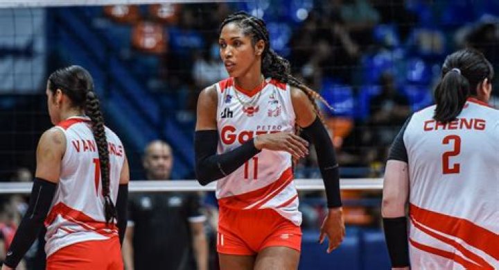 Michelle Salas - Age, Family, Bio