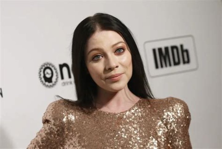 “Michelle Trachtenberg gained some weight, but she looks good” links