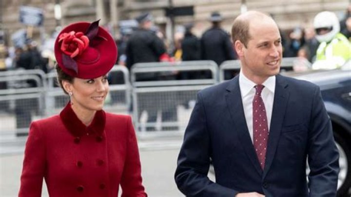 	Middleton Mania: Pippa dumps her boyfriend, Kate recycles hats & coats	