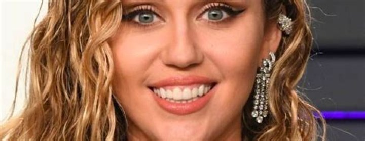 Miley Cyrus Bio (Wiki) 