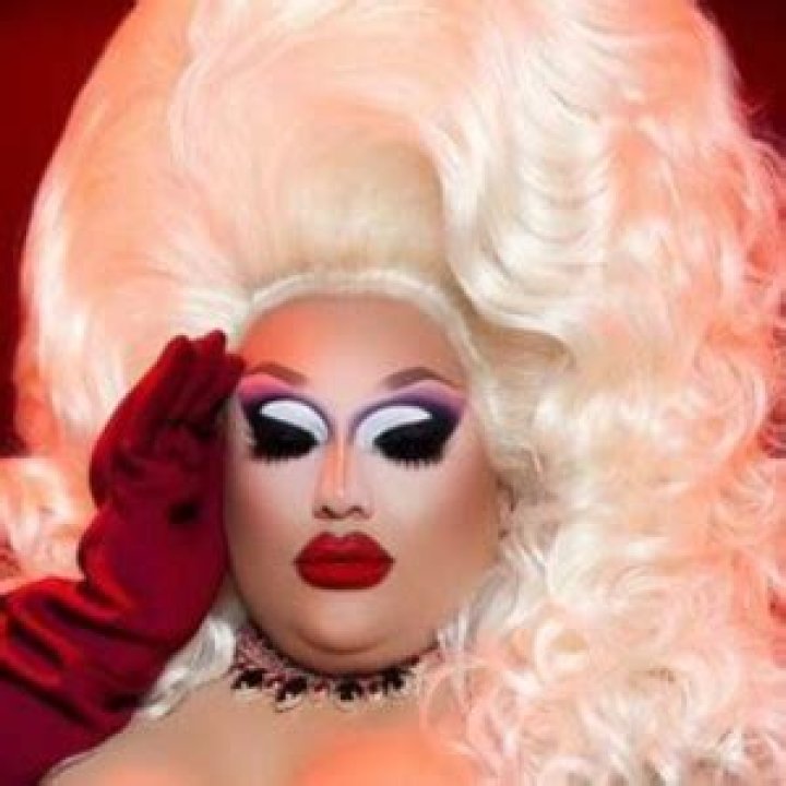 Mistress Isabelle Brooks - Age, Family, Bio