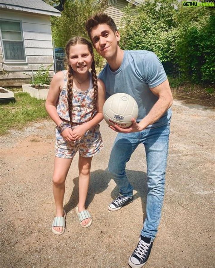 
Myles Erlick And His Girlfriend Emily Fisher Went Instagram Official 