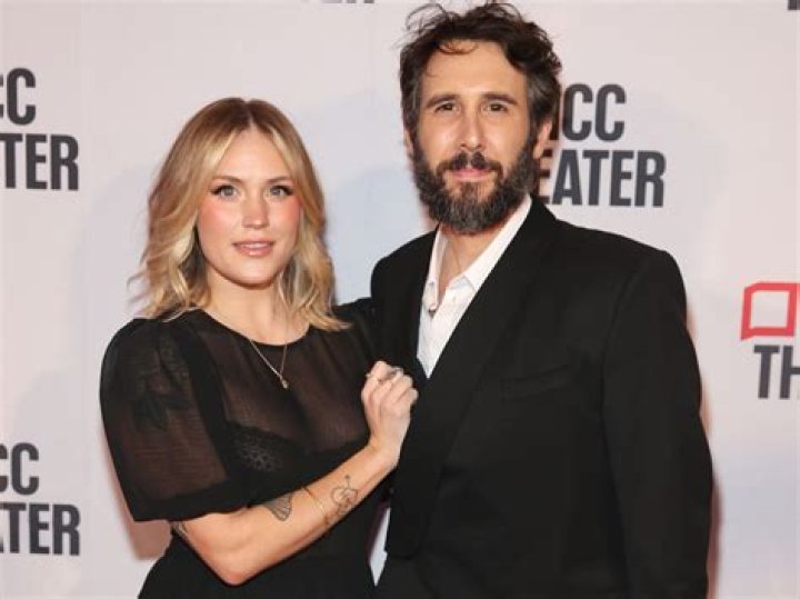 Natalie McQueen - Age, Family, Bio