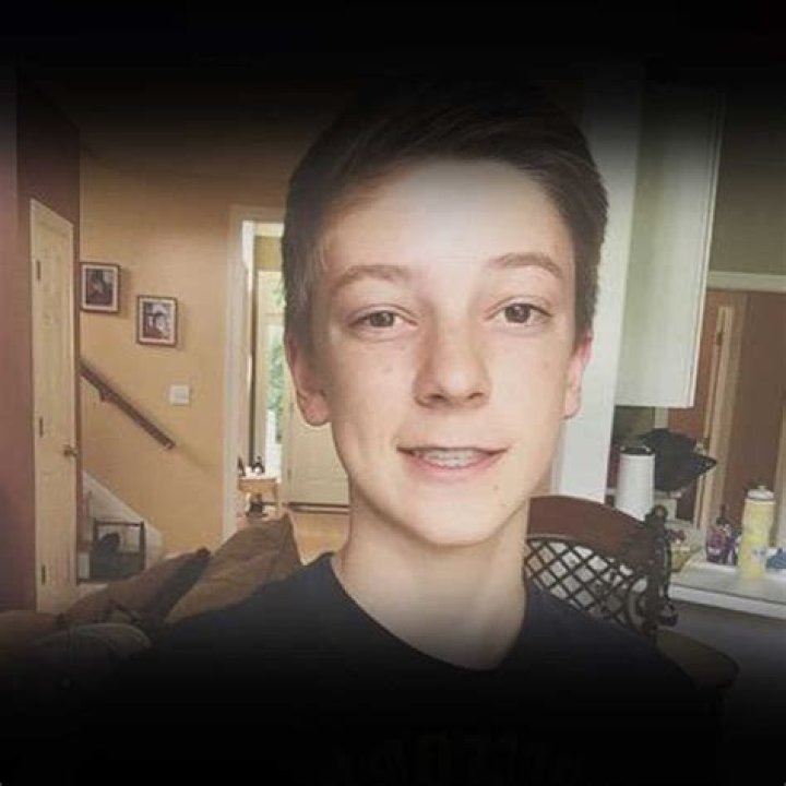 Nenho - Trivia, Family, Bio