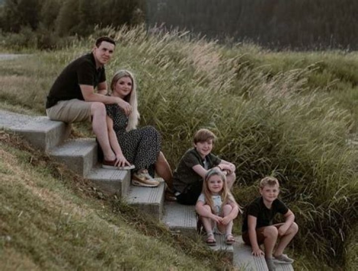 Nia Pickering - Age, Family, Bio