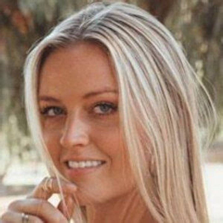 Nicole Renard - Age, Family, Bio