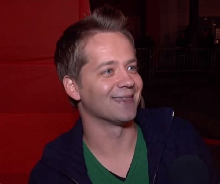 Noah Earles Bio (Wiki) 