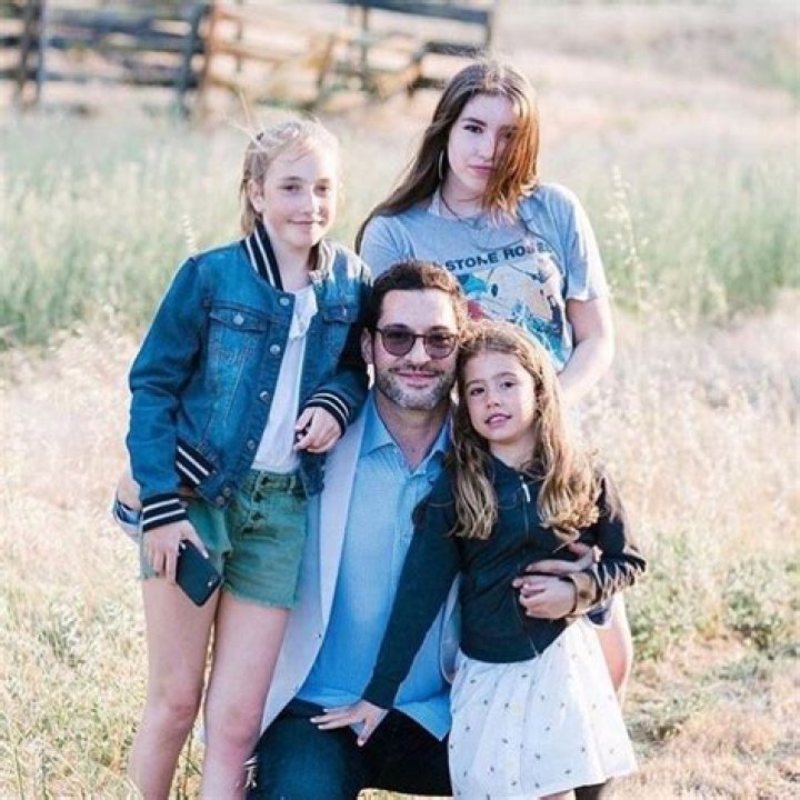Nora Ellis - Age, Family, Bio