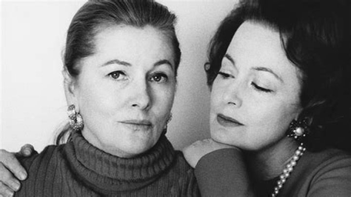 Olivia de Havilland & Joan Fontaine, both in their 90s, are still pissed at each other