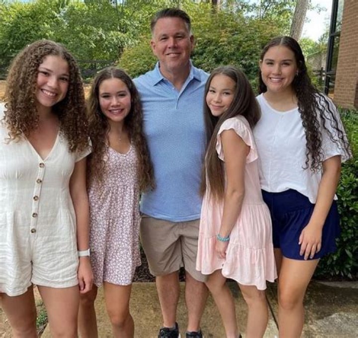 Olivia Haschak - Age, Family, Bio