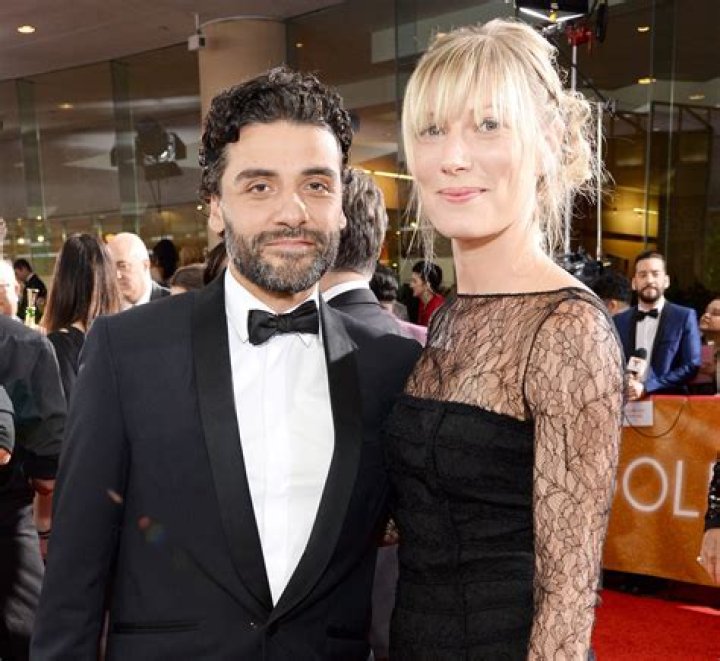 Oscar Isaac brought his girlfriend Elvira Lind to the Golden Globes, sorry